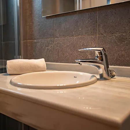 Apartamento Snh Edificio Serraneu 6 Personas *